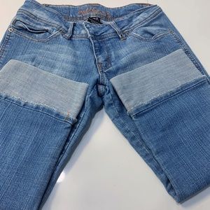 Capri Jeans with Cuffed Hem